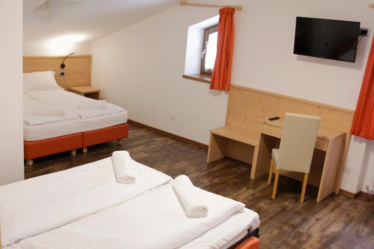 Ski Lodge Pampeago Tesero Eksteriør billede