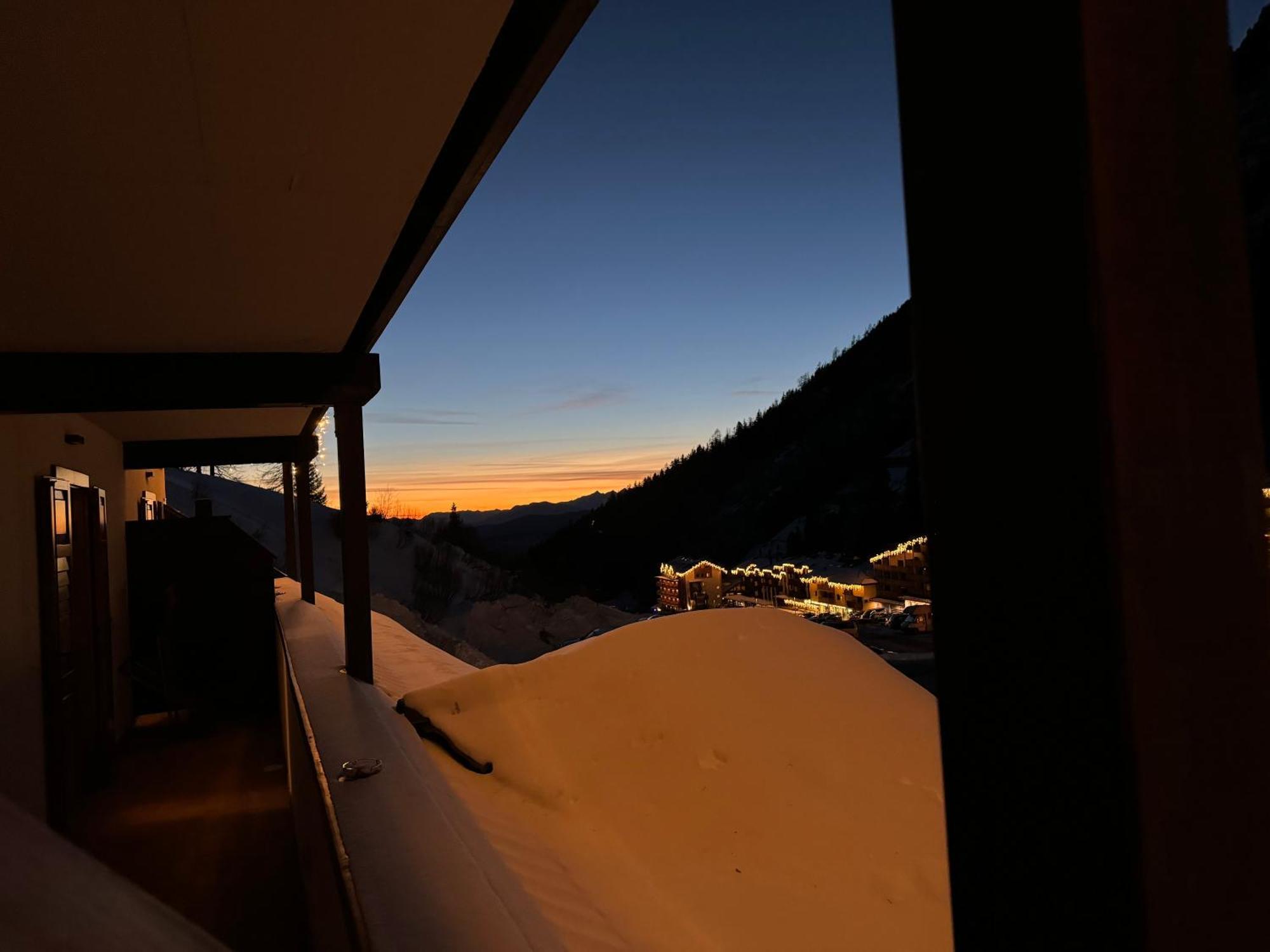 Ski Lodge Pampeago Tesero Eksteriør billede