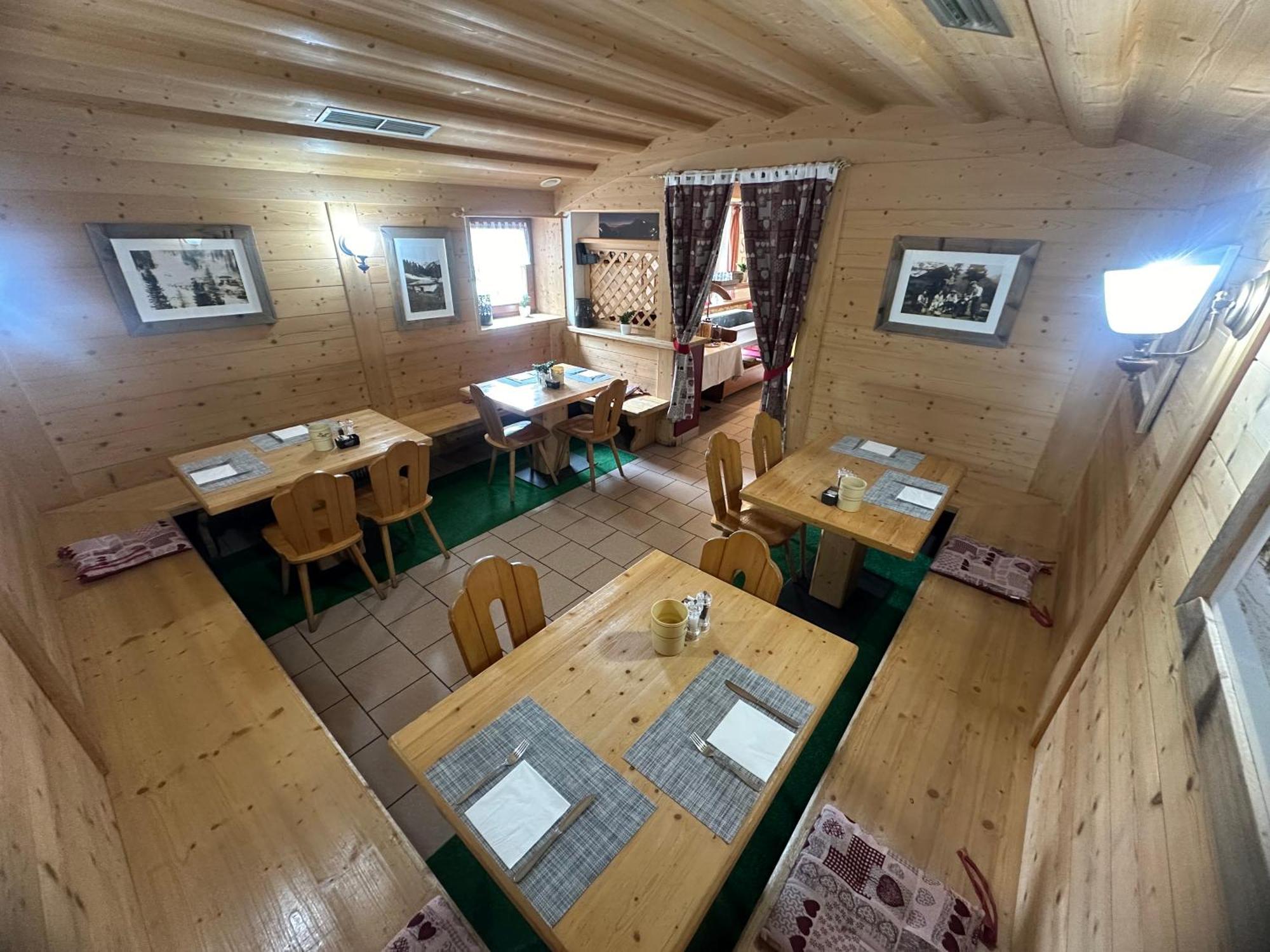 Ski Lodge Pampeago Tesero Eksteriør billede