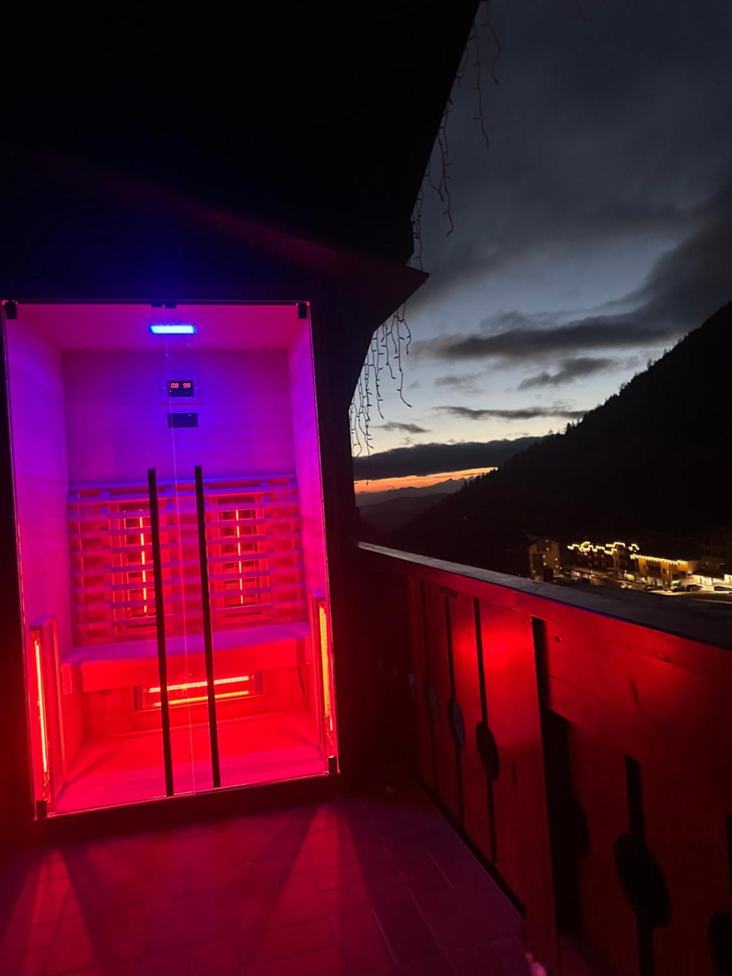 Ski Lodge Pampeago Tesero Eksteriør billede