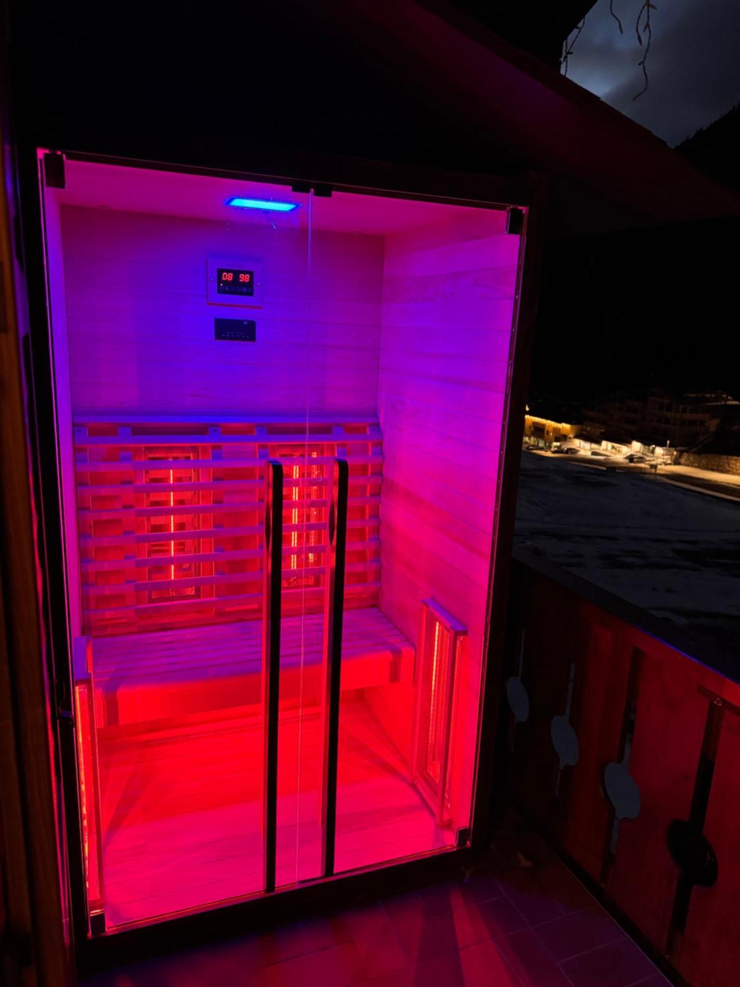 Ski Lodge Pampeago Tesero Eksteriør billede
