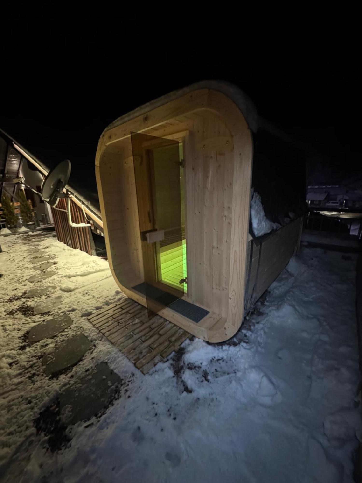 Ski Lodge Pampeago Tesero Eksteriør billede